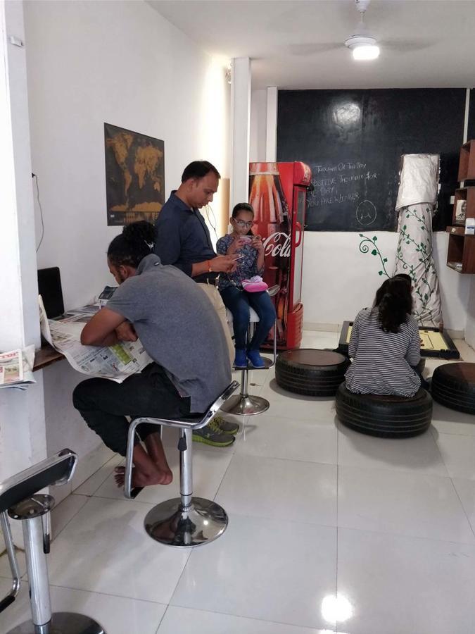 Mumbai Backpackers,Airport Hotel ภายนอก รูปภาพ